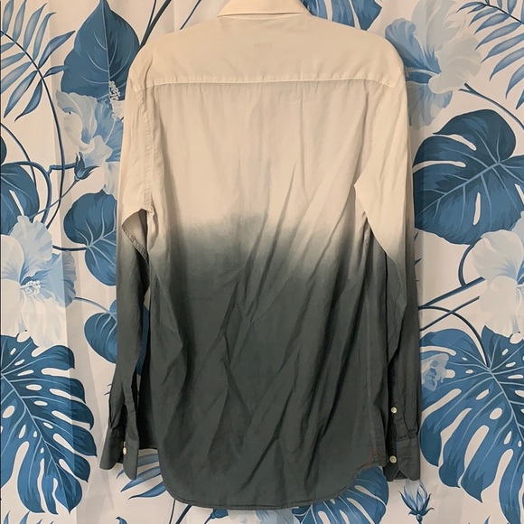 Men’s Medium Ombré Long Sleeve Button-up - Picture 4 of 4